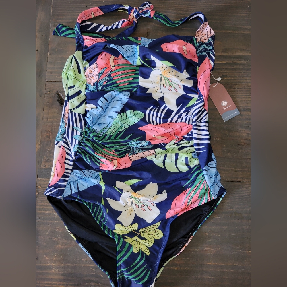 Smismivo Tropical Floral One Piece Halter Tummy Control NWT ❤️❤️